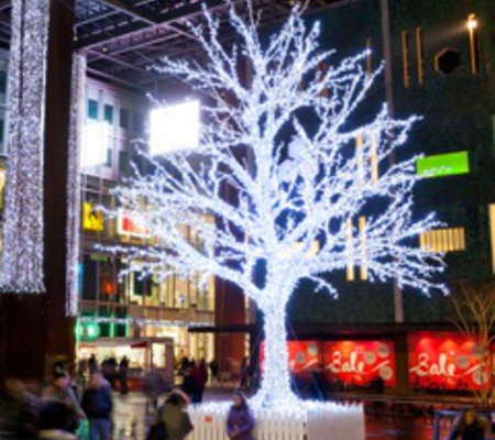 Новогодние искусственные деревья с LED украшением для Торговых центров, парков, улиц.