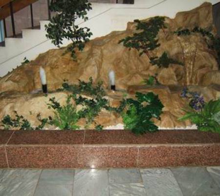 Озеленение и декор холла базы отдыха "Динамо" г. Москва -2006г.