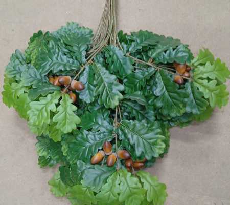 Искусственная ветка дуба зеленая с желудями